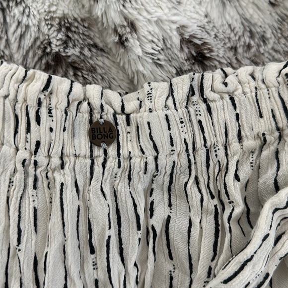 Billabong Mini Skirt - Picture 3 of 4